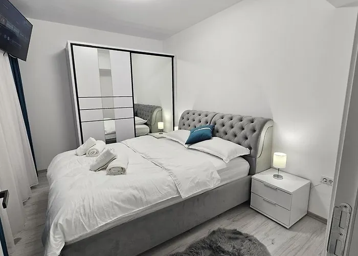 Apartament New World Militari Grand 3 *